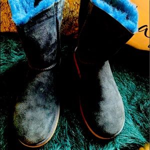 Ugg Bailey Bow ll favorite short booties..